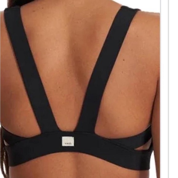 Vuori Other - Black Vuori Stride sports bra with cut out detail #activewear
Size XS